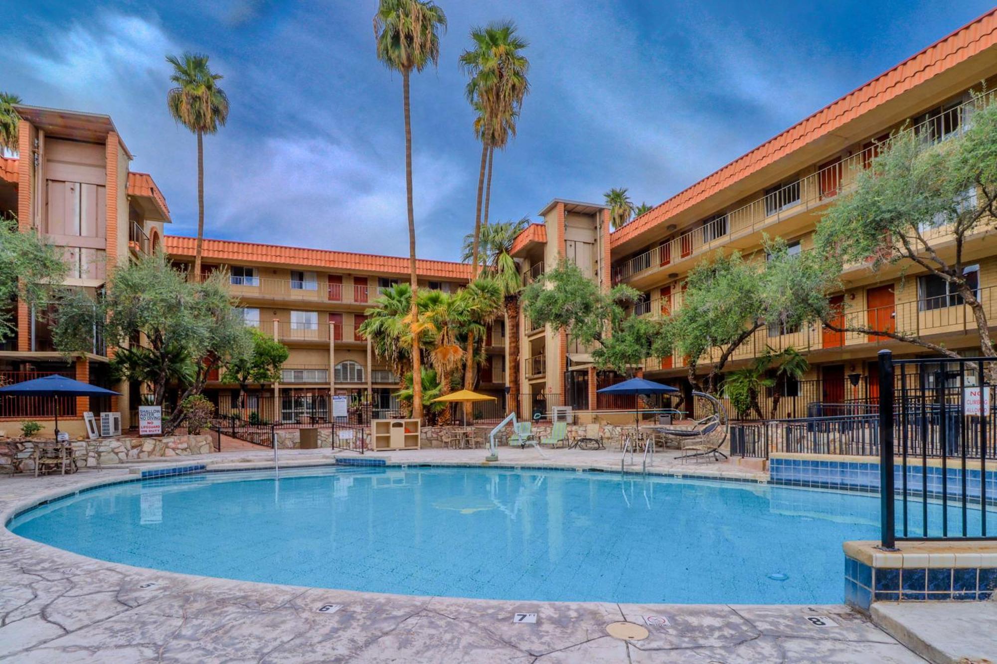 Motel 6 Phoenix, Az - Sky Harbor מראה חיצוני תמונה